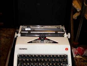 Freecycle Olympia typewriter and case. NOT electric.