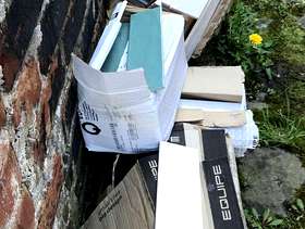 Freecycle Bathroom / kitchen tiles