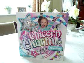 Freecycle New unwanted gift. Unicorn Charm Jewellery Set
