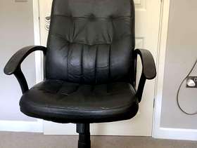 Freecycle Adjustable black office chair