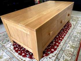 Freecycle Six draw coffee table in oak