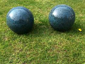 Freecycle 2 garden ornaments blue balls