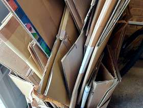 Freecycle Sturdy cardboard boxes