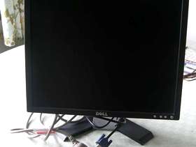 Freecycle 2nd Dell 19" SVGA Monitor - £10 - grey lead