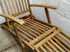 Freecycle 'Steamer' style chair+cushion
