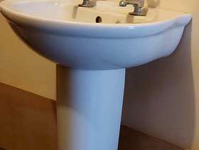 Freecycle Bathroom sink and pedestal