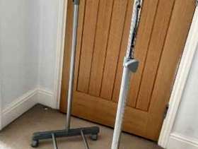 Freecycle Adjustable clothes rail on castors