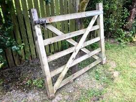 Freecycle Chunky wooden 5 bar gate