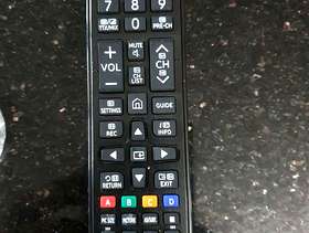 Freecycle Samsung TV remote control in good condition.