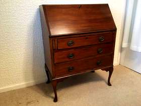 Freecycle Vintage wooden desk/bureau