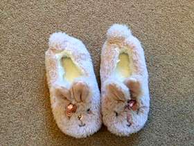 Freecycle Fluffy bunny slippers from Accessorize. Size: child 7-8 - £3