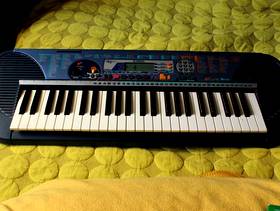 Freecycle Yamaha PSR 140 - 49 key digital keyboard