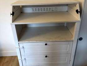 Freecycle Changing Table