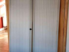 Freecycle Tambour Unit Doors includig key (49cm x 213cm)