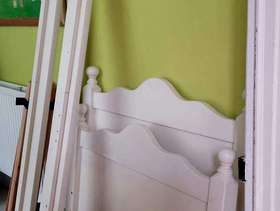 Freecycle Pretty white wooden single bed
