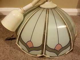 Freecycle White/grey/pink patterned glass light shadee
