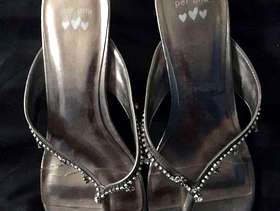Freecycle Ladies small heel shoes