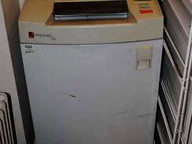 Freecycle Large industrial electric paper shredder