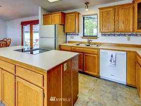 Freecycle Solid oak kitchen Island