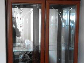 Freecycle Glass Fronted Mirrored Display Cabinet with Light