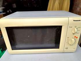 Freecycle Simple Microwave