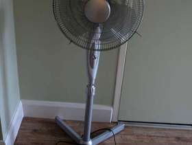 Freecycle Floor standing fan