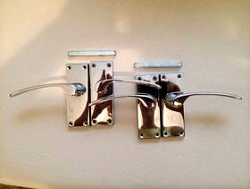 Freecycle Two Silver Door Handels