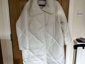 Freecycle Lady’s new stylish cream long puffa-type coat.