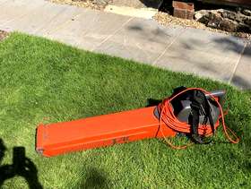Freecycle Flymo leaf vacuum/blower