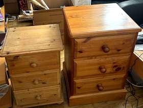 Freecycle Bedside drawer unit pine small