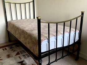 Freecycle Victorian/Edwardian cast iron / brass bed