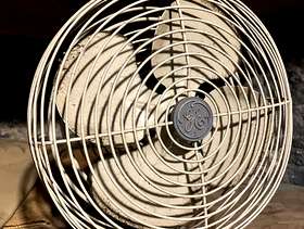 Freecycle GE table top fan