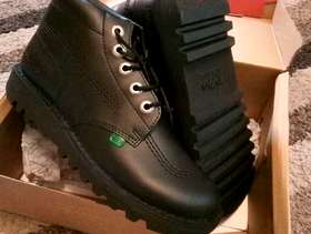 Freecycle Girls/Ladies Kicker Boots. Size 7.