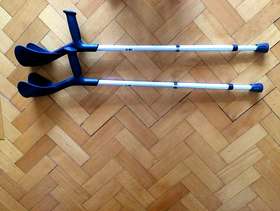 Freecycle Pair of crutches