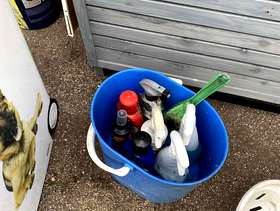 Freecycle Car cleaning stuff and de-icer