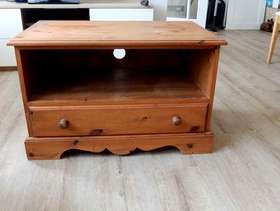 Freecycle Pine tv stand with drawer