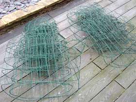 Freecycle Aprrox 2foot high wire fencing durrington