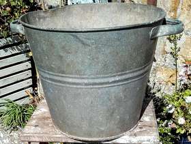 Freecycle Galvanised bucket planter with handles