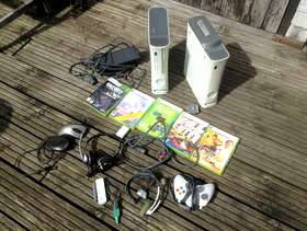 Freecycle Xbox 360 - 2 units plus bits