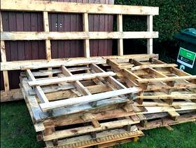 Freecycle 12 small pallets 1 large