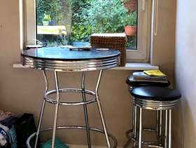 Freecycle Breakfast bar and two stools