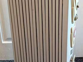 Freecycle Oil filled electric radiator with timer and thermostat