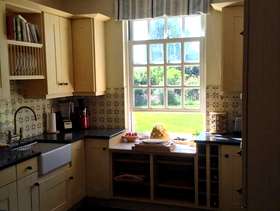 Freecycle Kitchen cabinets and granite work tops
