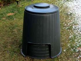 Freecycle Garden composter
