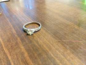 Freecycle Sterling silver engagement/wedding ring