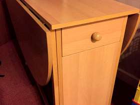 Freecycle Folding table with 4 chairs