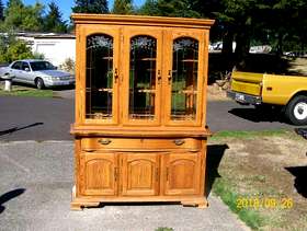 Freecycle Sideboard China cabnet