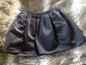 Freecycle Lovely Stylish Ladies Top Shop Black Skirt - Size UK ...