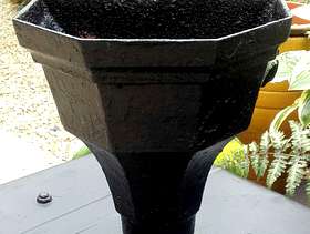 Freecycle Cast iron rain hopper planter