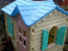 Freecycle Childrens wendy house